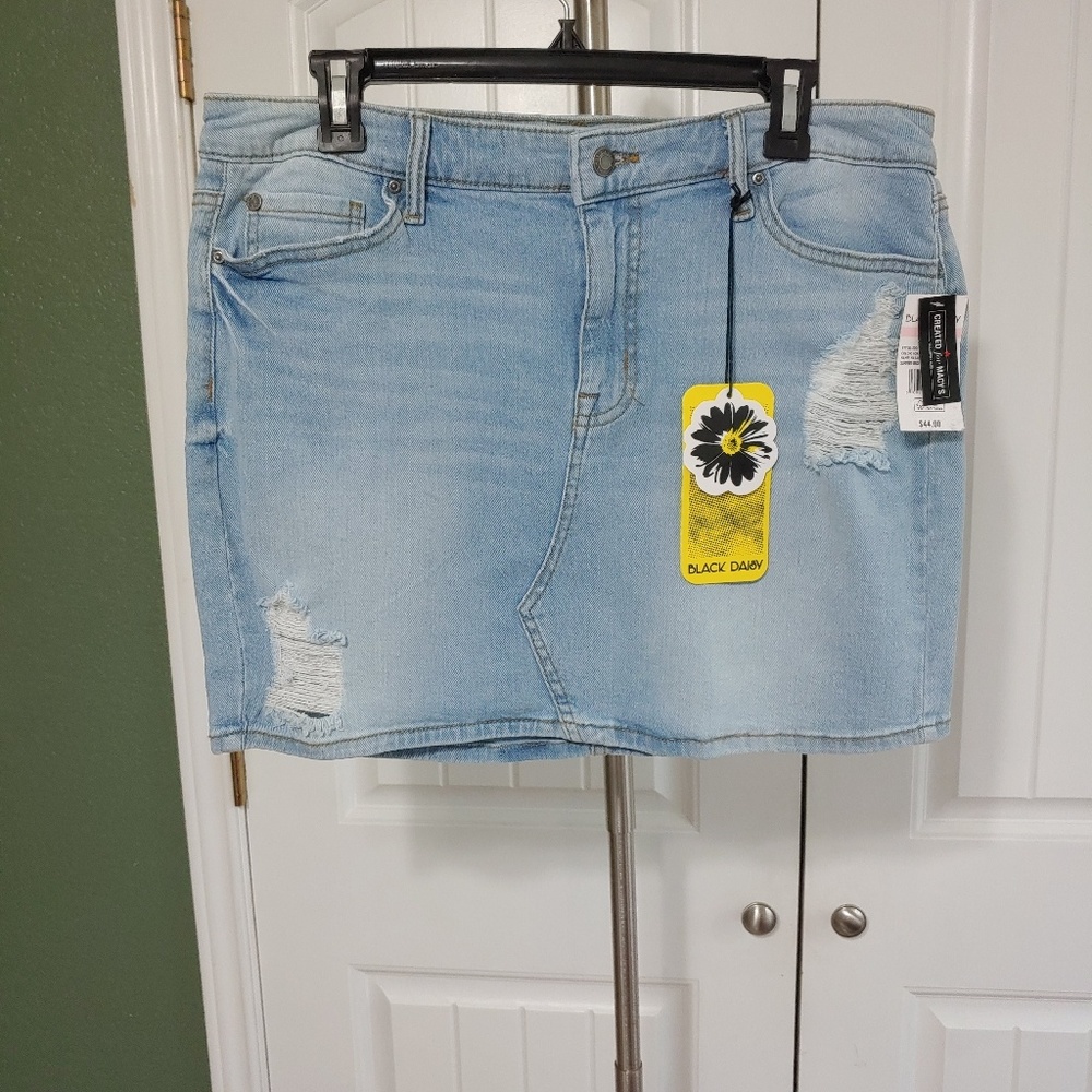 Black Daisy Natalia Straight Distressed Skirt 13
